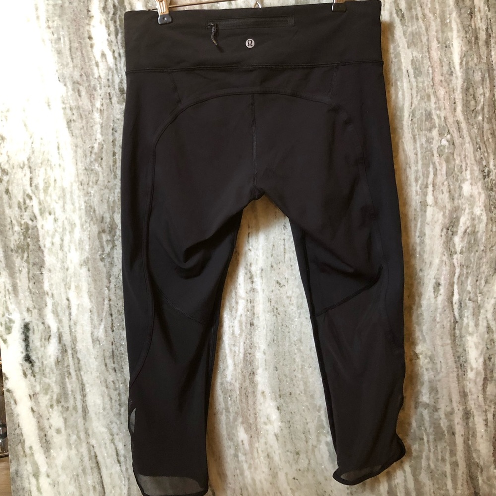 Lululemon cropped 3/4 leggings mesh detail black